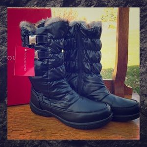 Weatherproof Black Winter Boots